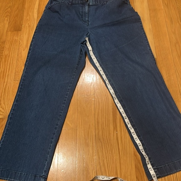 L.L.Bean women’s classic fit straight jeans size 14 . - Picture 5 of 10